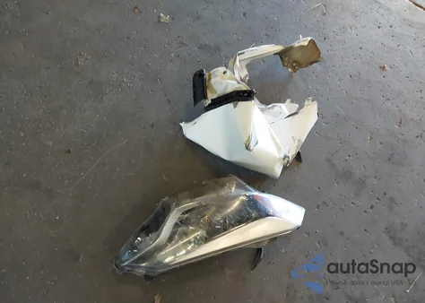 2016 Toyota Corolla Le из США, поврежденный, VIN 2T1BURHE4GC675352